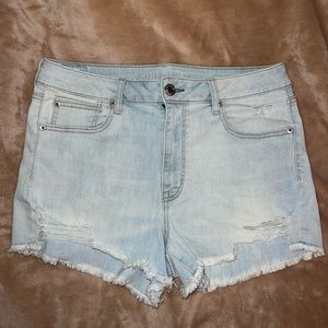 NWT American Eagle Jean Shorts “Hi-Rise Shortie” Light Wash